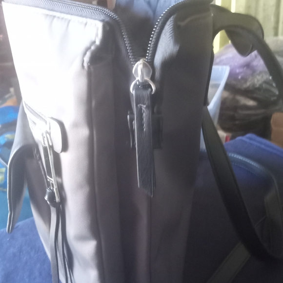 TAHARI Backpack - Picture 5 of 5